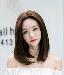 Wig in the long straight hair fashion realistic wig